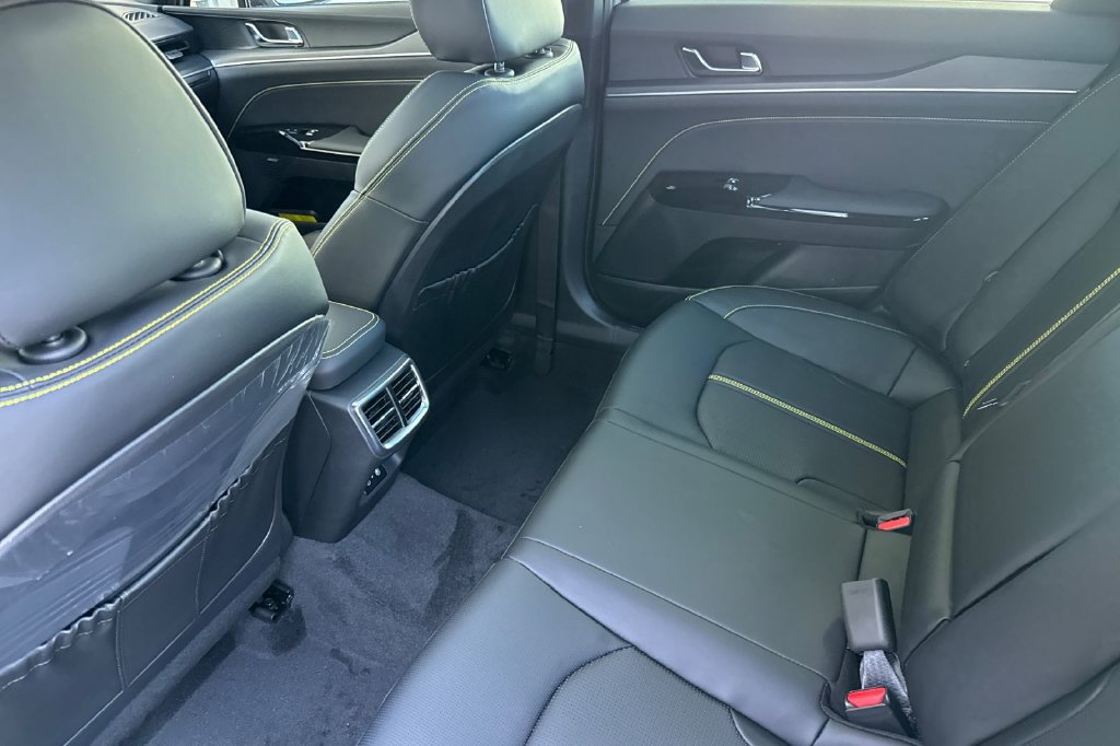 New 2027 Kia K5 GT FWD image 14