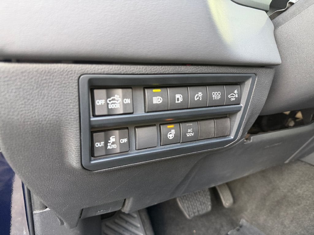 Used 2023 Toyota Tundra Platinum w/ Advanced Package AWD/4WD image 19
