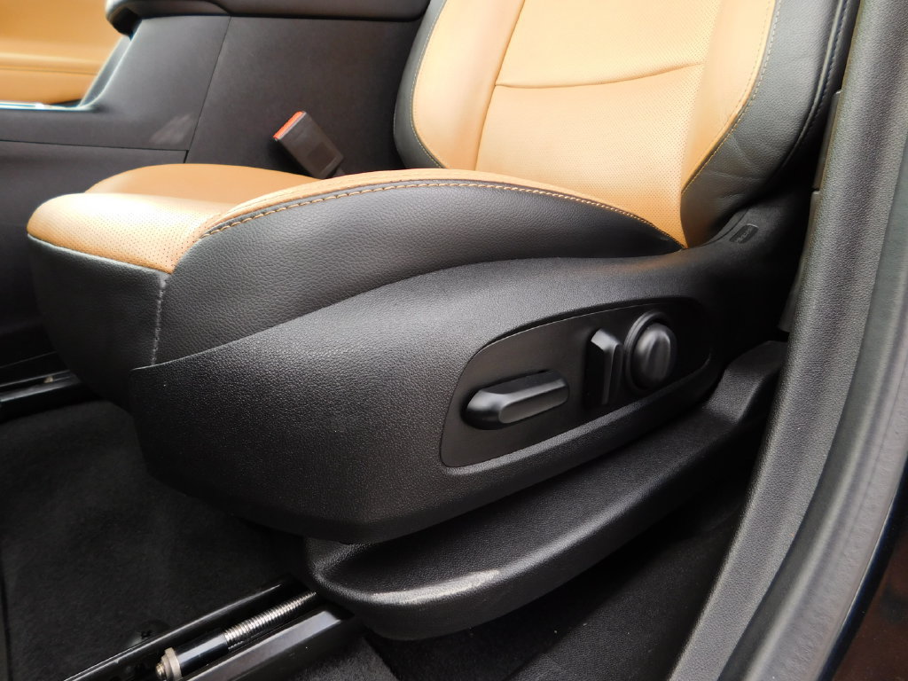 Used 2020 Chevrolet Equinox Premier AWD/4WD image 20