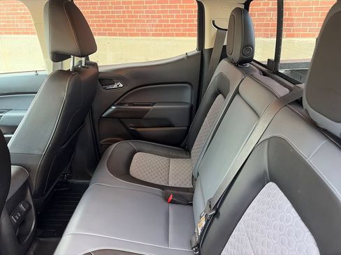 Used 2017 Chevrolet Colorado Z71 AWD/4WD image 10