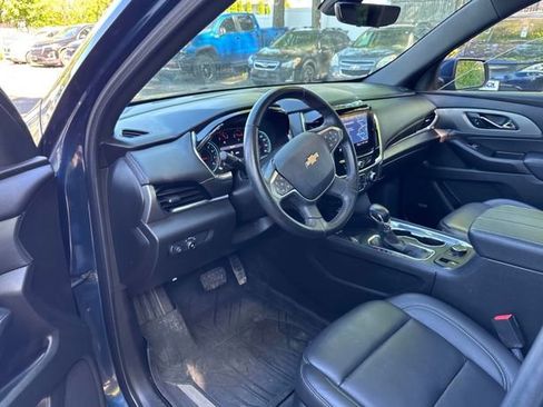 Used 2023 Chevrolet Traverse LT w/ LT Premium Package AWD/4WD image 5