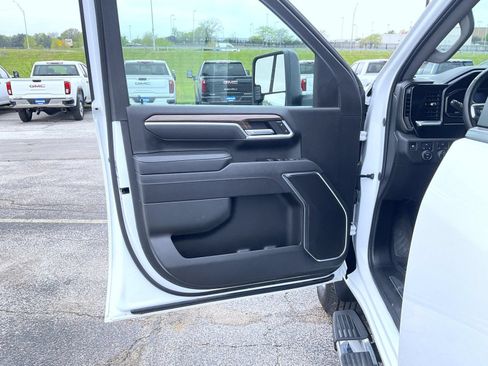 Certified 2025 Chevrolet Silverado 2500 LT w/ Convenience Package AWD/4WD image 11