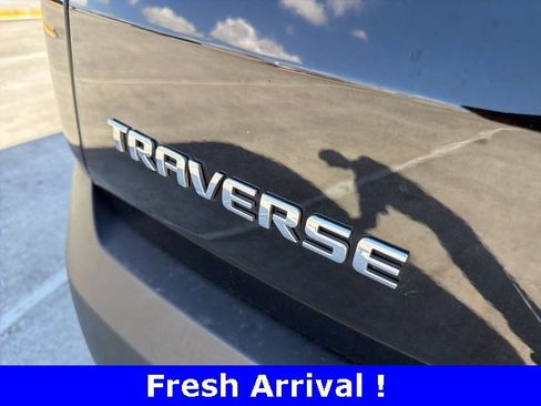 Used 2023 Chevrolet Traverse LT image 13
