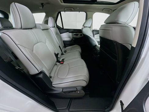 Certified 2024 Honda Pilot Elite image 9