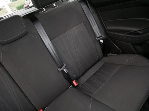 Used 2016 Ford Focus SE FWD image 14