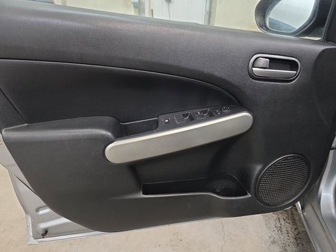 Used 2014 MAZDA MAZDA2 Sport image 31