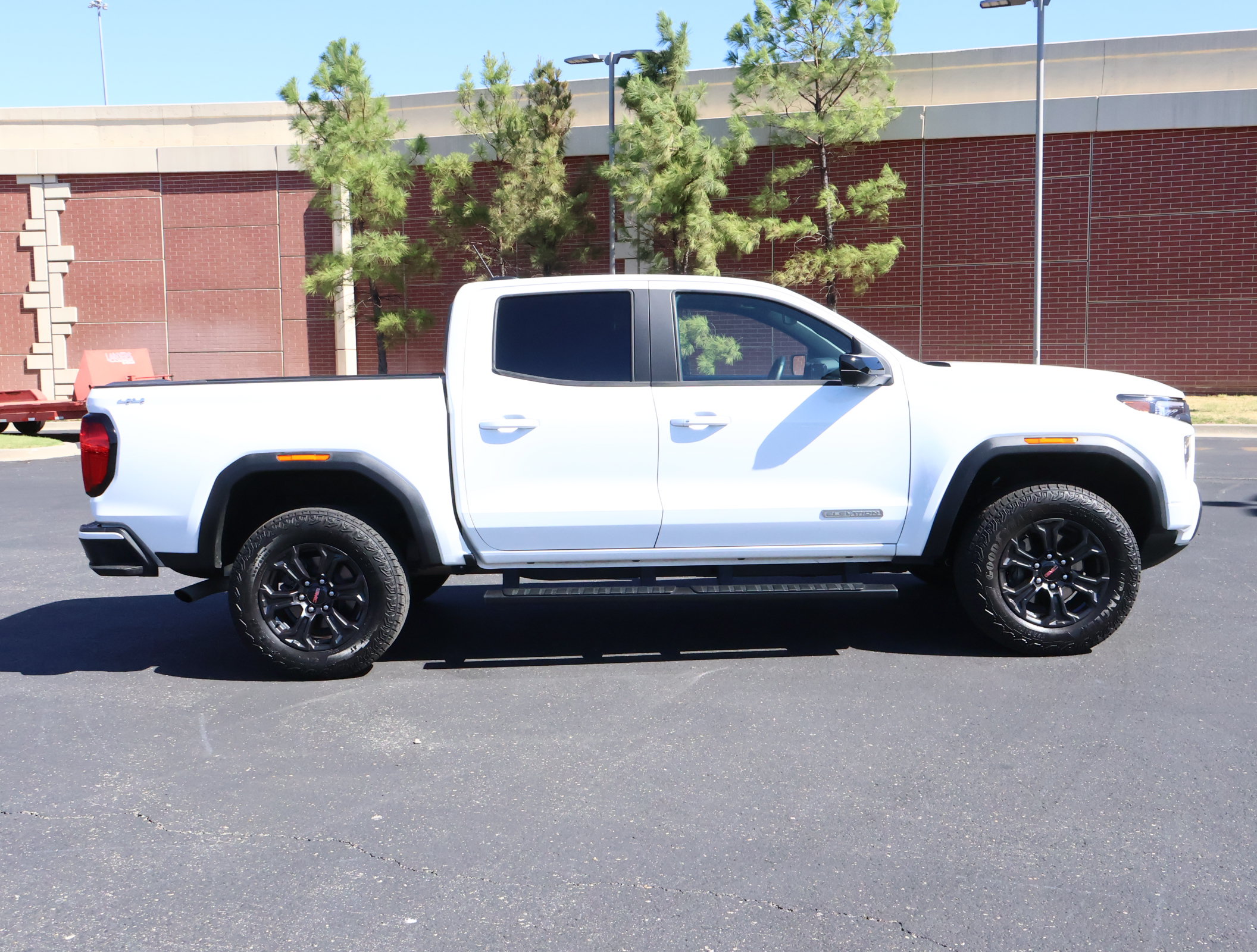 Used 2024 GMC Canyon Elevation w/ Elevation Premium Package AWD/4WD image 34