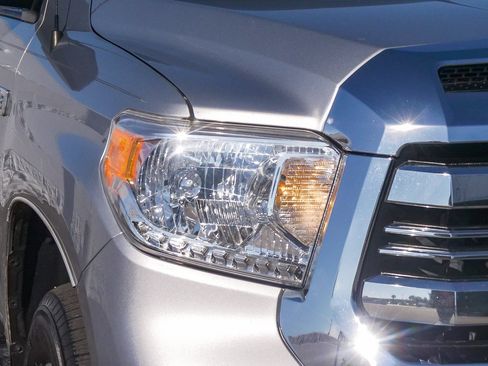 Used 2017 Toyota Tundra SR5 w/ TRD Off Road Package image 4