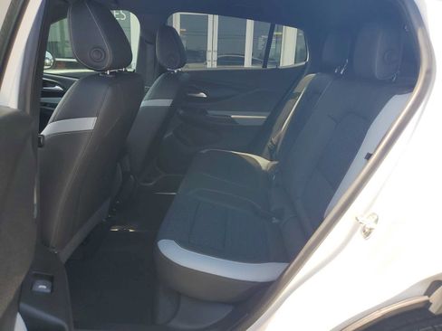 Used 2024 Buick Envista Preferred w/ Advanced Safety Package FWD image 21