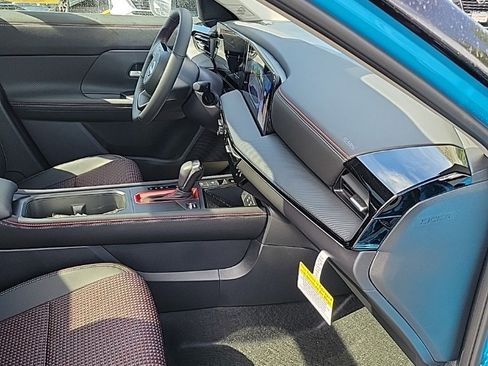 New 2025 Nissan Kicks SR w/ SR Premium Package image 33