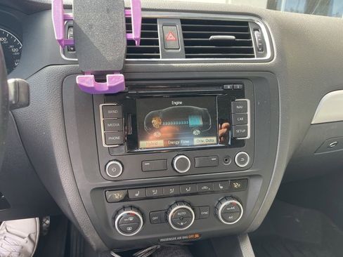 Used 2013 Volkswagen Jetta SEL Premium image 7