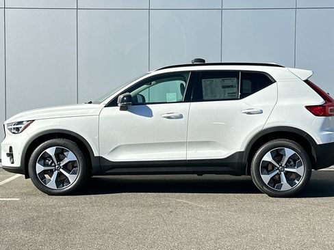 New 2026 Volvo XC40 B5 Plus w/ Protection Package Premier image 2