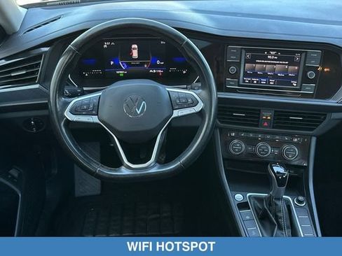 Used 2023 Volkswagen Jetta SE w/ Panoramic Sunroof Package FWD image 15