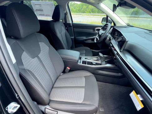 New 2026 Kia Sorento LX FWD image 24