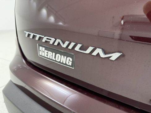 Used 2024 Ford Edge Titanium image 9