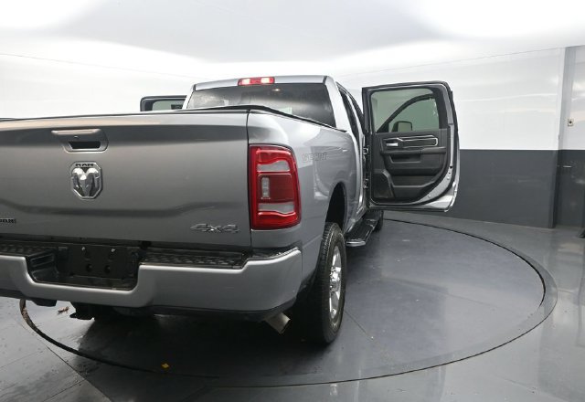 Used 2024 RAM 2500 Big Horn w/ Safety Group AWD/4WD image 44