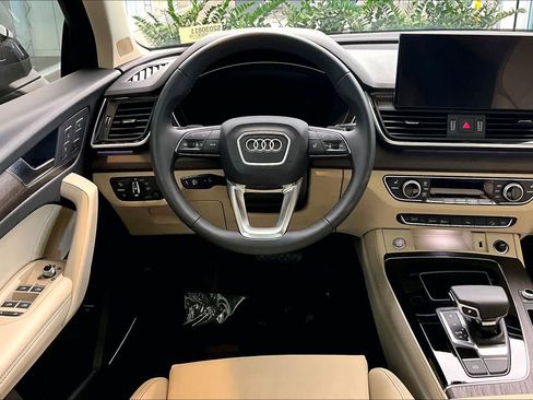 Used 2025 Audi Q5 2.0T Premium Plus w/ Premium Plus Package image 5