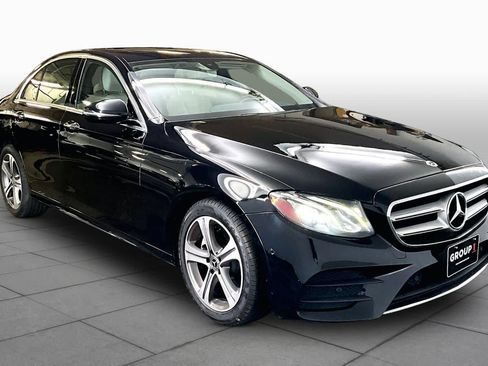Certified 2018 Mercedes-Benz E 300 4MATIC image 3
