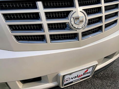 Used 2009 Cadillac Escalade ESV image 28