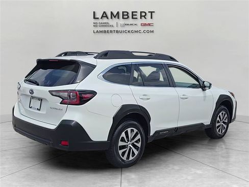 Used 2024 Subaru Outback Premium AWD/4WD image 5