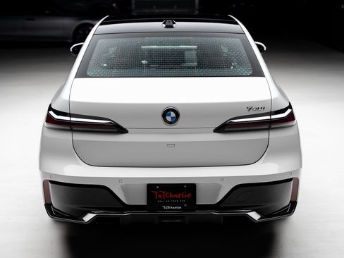 Used 2026 BMW 740i RWD image 24