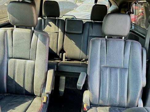 Used 2017 Dodge Grand Caravan GT image 19