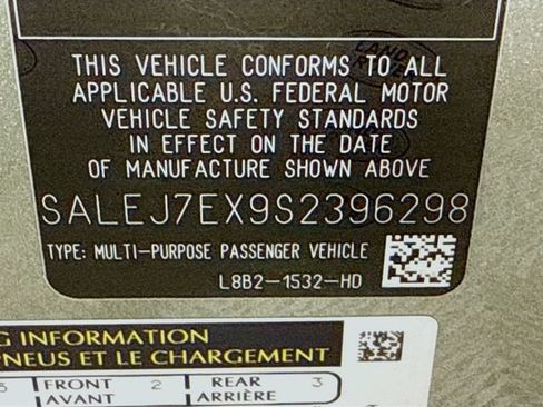 Certified 2025 Land Rover Defender 110 S AWD/4WD image 34