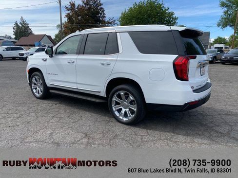 Used 2023 GMC Yukon SLT AWD/4WD image 5