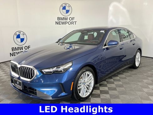 Certified 2025 BMW 530i xDrive image 3