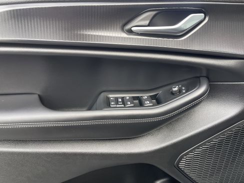 New 2025 Jeep Grand Cherokee Altitude image 13