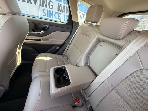 Used 2023 Lincoln Corsair Reserve image 30