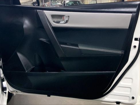 Used 2018 Toyota Corolla LE FWD image 23
