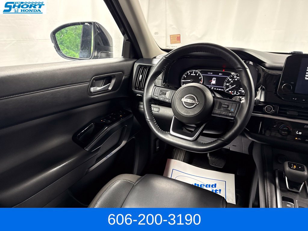 Used 2024 Nissan Pathfinder SL AWD/4WD image 23