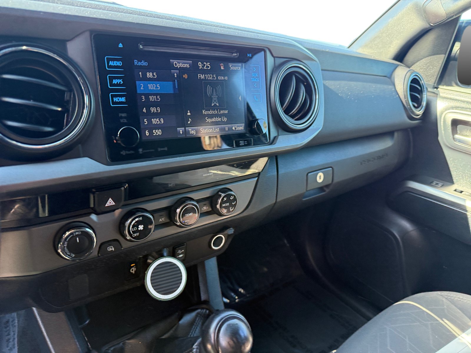 Used 2018 Toyota Tacoma TRD Sport AWD/4WD image 12