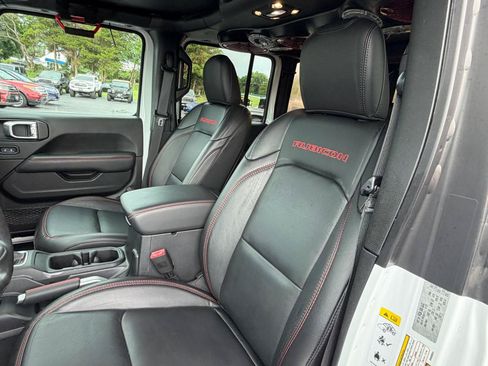 Used 2019 Jeep Wrangler Unlimited Rubicon AWD/4WD image 17