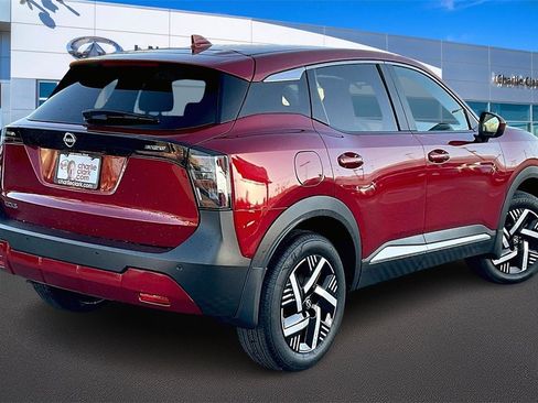 Used 2025 Nissan Kicks SV image 2