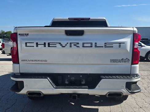 Used 2022 Chevrolet Silverado 1500 High Country w/ Technology Package AWD/4WD image 5