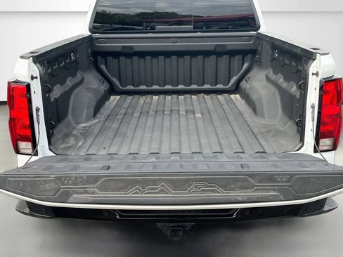 Used 2025 Chevrolet Colorado Trail Boss AWD/4WD image 26