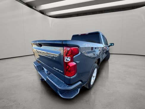 Used 2020 Chevrolet Silverado 1500 Custom w/ Custom Value Package AWD/4WD image 9