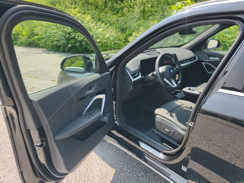 Used 2025 BMW X1 xDrive28i w/ Convenience Package image 8