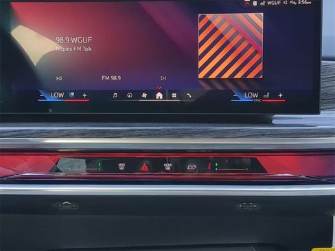 New 2026 BMW 760i xDrive w/ Premium Package image 18