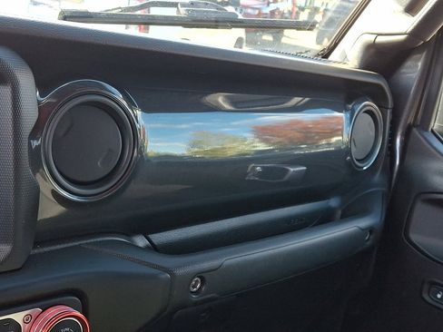 Certified 2022 Jeep Gladiator Sport image 31