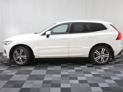Used 2020 Volvo XC60 T5 Momentum image 4