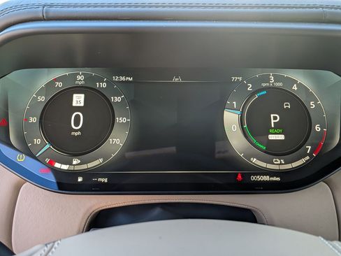 Used 2025 Land Rover Range Rover Sport Dynamic SE image 19