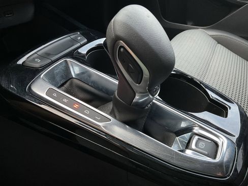 Used 2025 Chevrolet Trax LT image 35