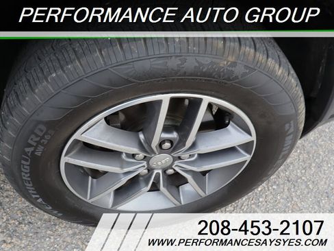 Used 2018 Jeep Grand Cherokee Limited image 14