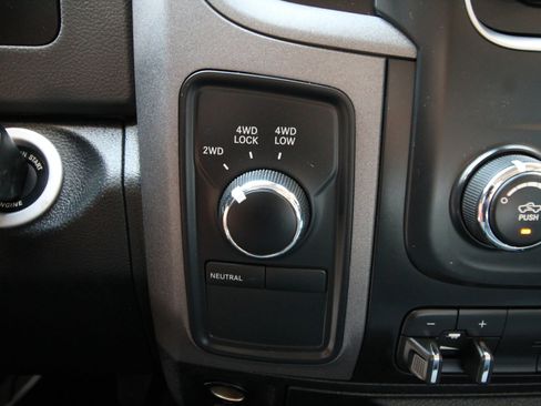 Used 2017 RAM 2500 Tradesman w/ Chrome Appearance Group AWD/4WD image 29