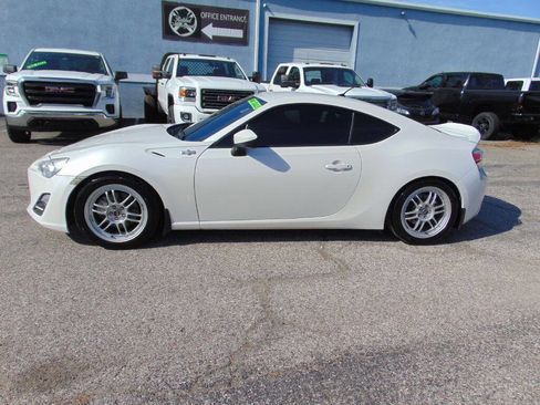 Used 2014 Scion FR-S image 5