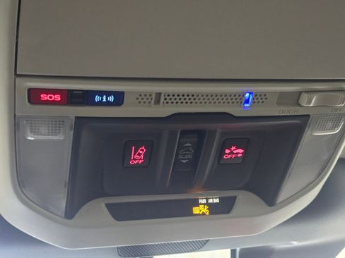 Used 2022 Subaru Forester Limited w/ Popular Package #3 image 48