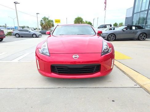 Used 2020 Nissan 370Z Coupe RWD image 9